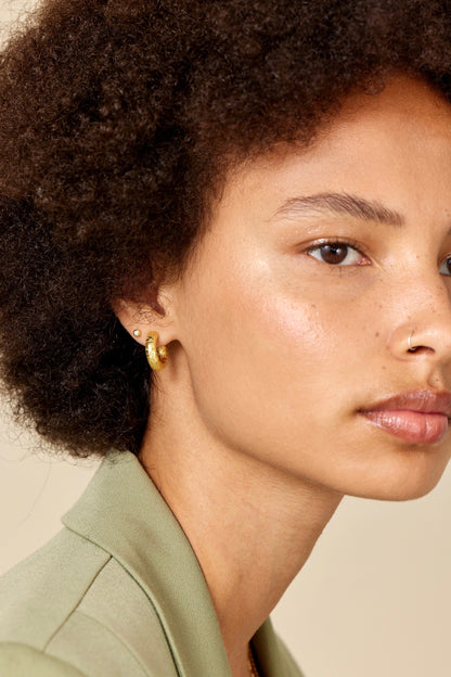 Inez Studs