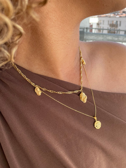 Unfold Choker